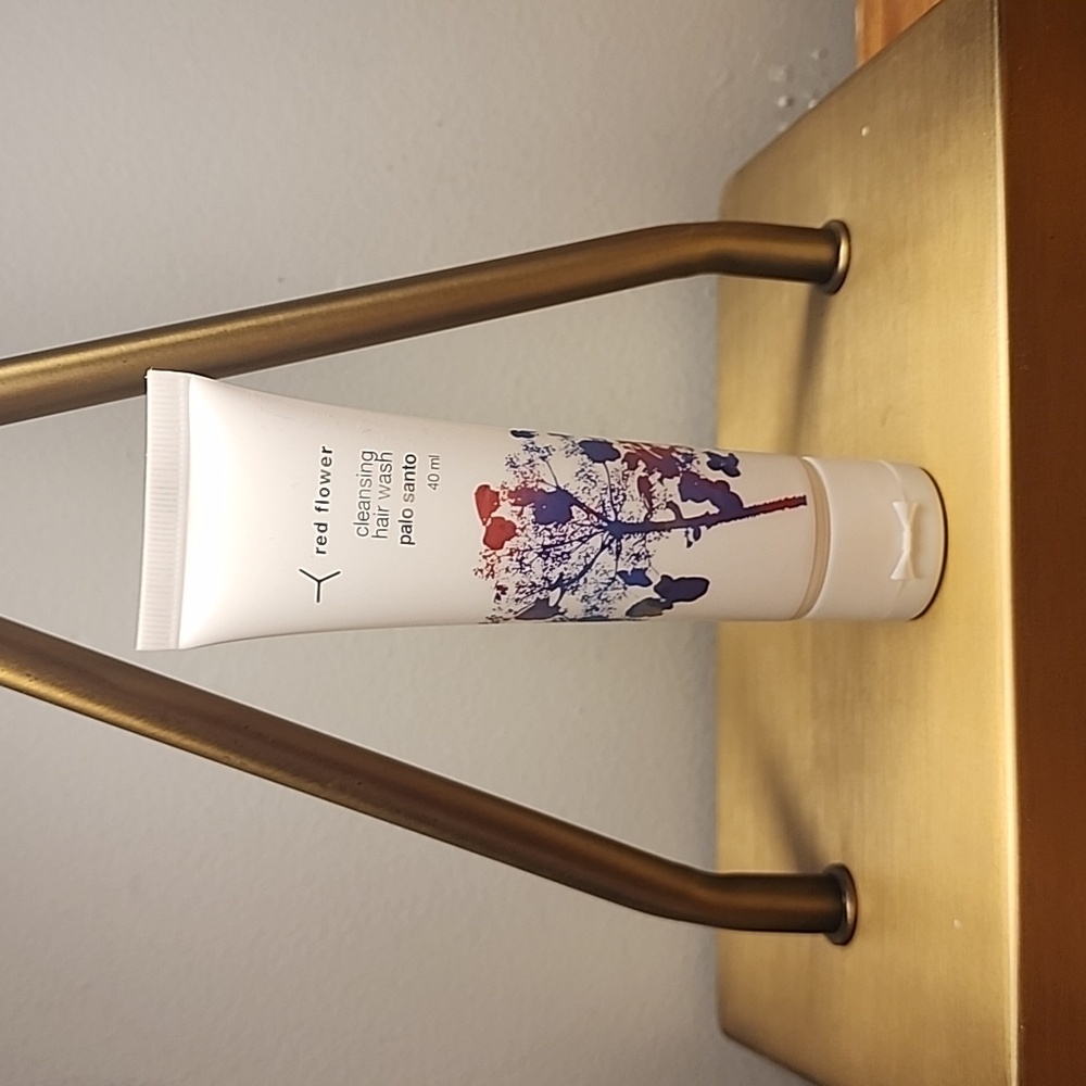Red Flower Cleansing Hair Wash Palo Santo‎ unused